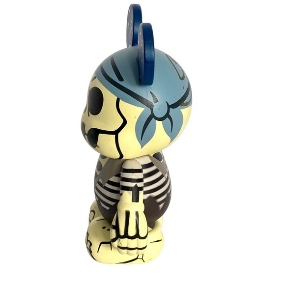 Disney Vinylmation Skeleton Pirates of the Caribbean Series 1 Signed 3in Figure - Picture 3 of 8